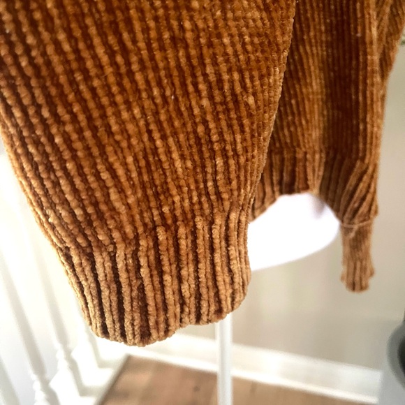 Love Tree Chenille Sweater in Caramel Brown Cropped - Picture 7 of 8